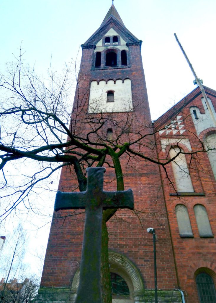 Kirchturm von St. Eduard Neukölln (Kranoldstraße)